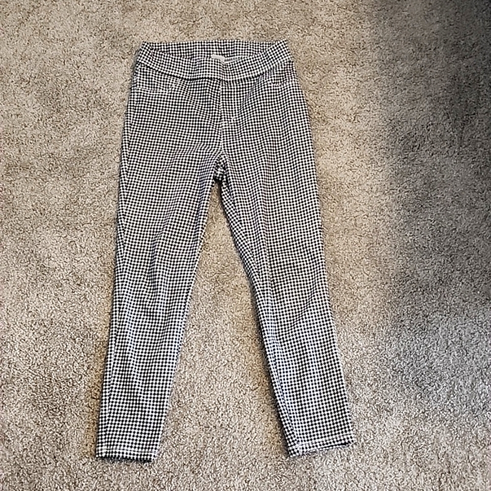 Super cute plaid caprice black and white size small